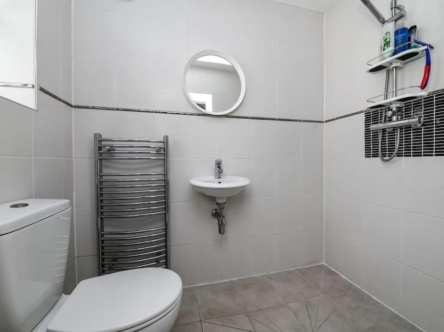 Specious 3Bed Property With Parking & Large Garden Aveley Buitenkant foto