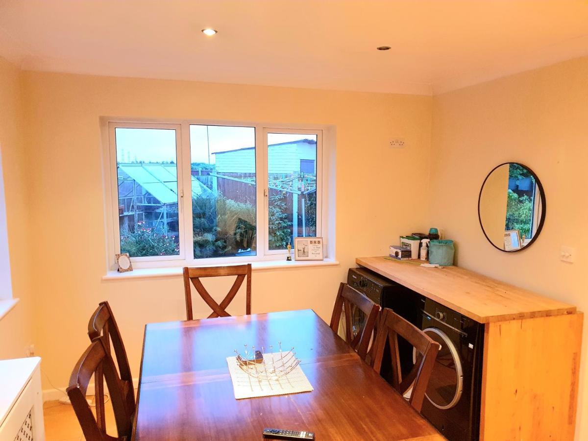 Specious 3Bed Property With Parking & Large Garden Aveley Buitenkant foto